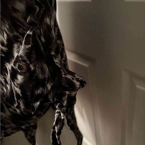 Roz & Ali semi sheer blouse 1X - Picture 3 of 7